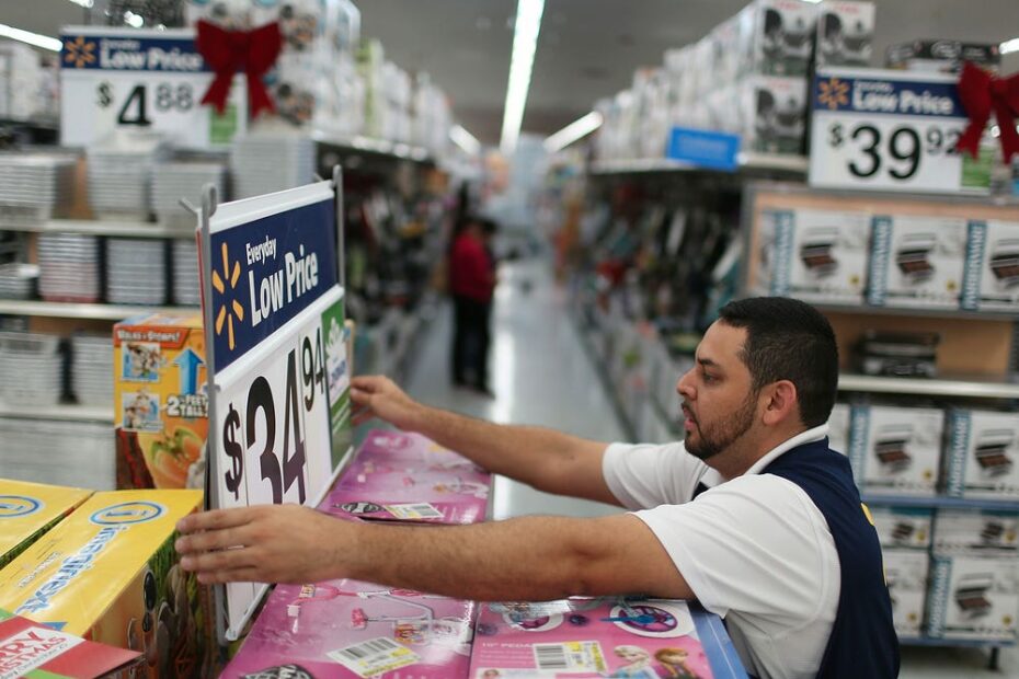 Worst Walmart Stores Are In Poor Neighborhoods, Study Finds