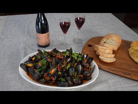 Italian Grandma Makes Mussels with Tomato Sauce