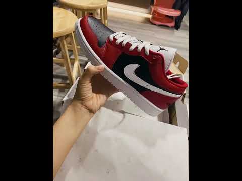 Giay Air Jordan 1 Low Chicago Flip DC0774-603 còn size 42.5 43 giá 2xxxk