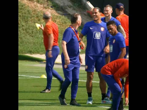 Louis van Gaal is JOKES 😂! Legendary coach scares captain Virgil van Dijk 😱