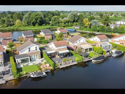 - VERKOCHT - Vinkenkade 77-99 Vinkeveen